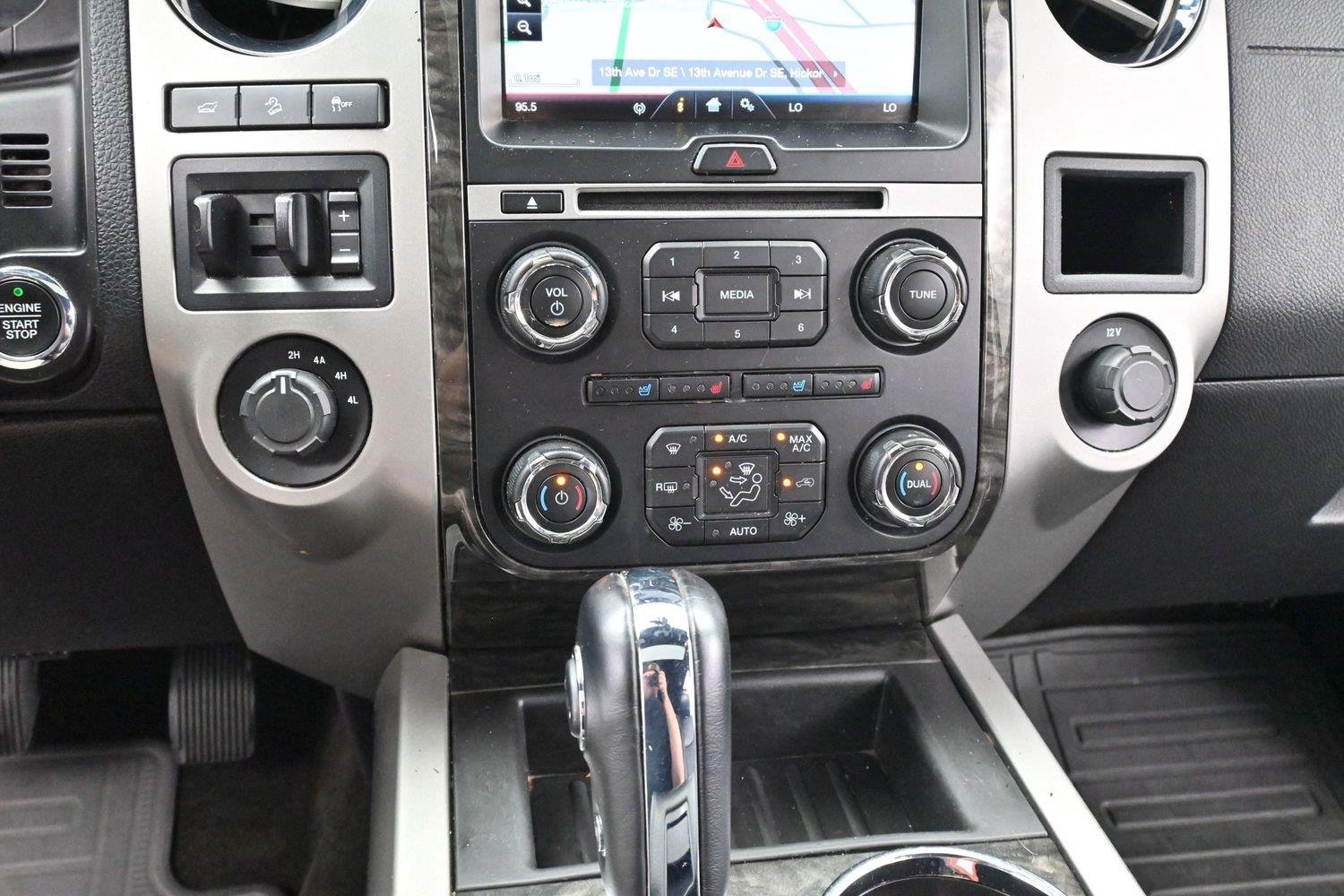 Used 2015 Tuxedo Black Metallic Ford Limited image 27