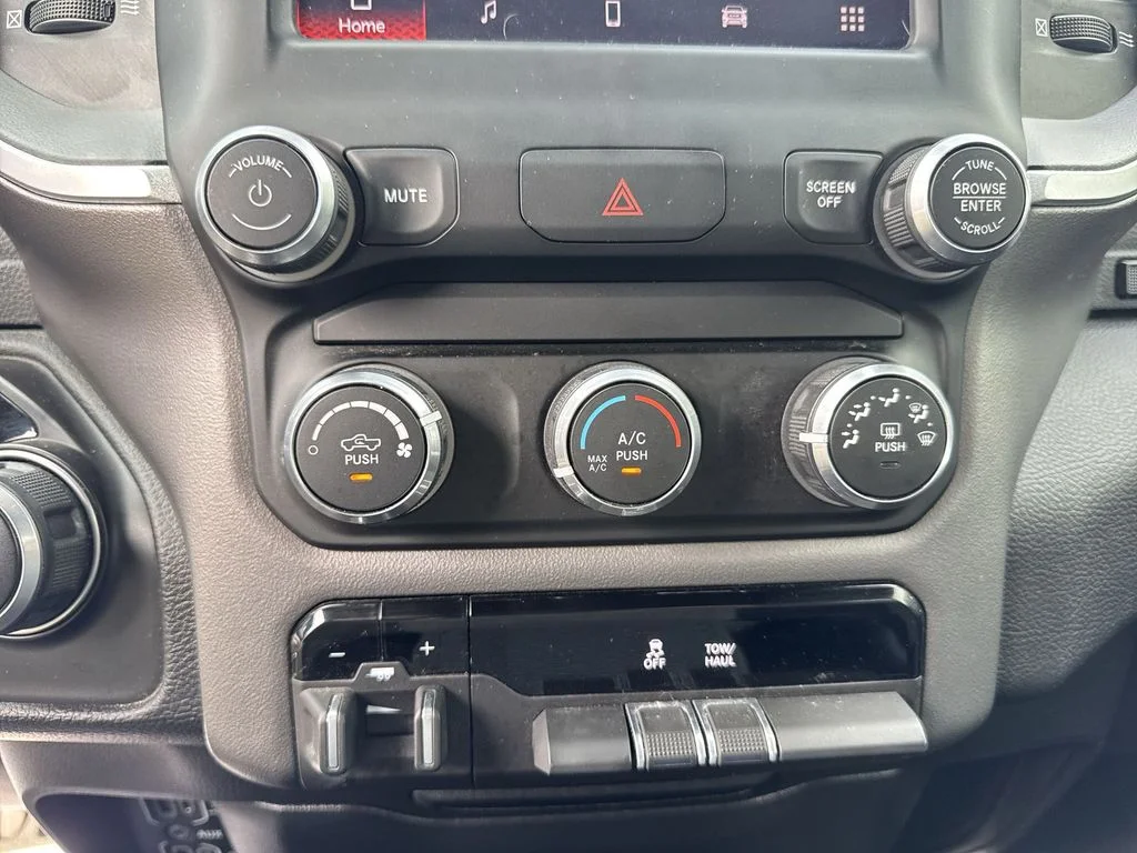 Used 2022 Silver Ram Big Horn/Lone Star image 18