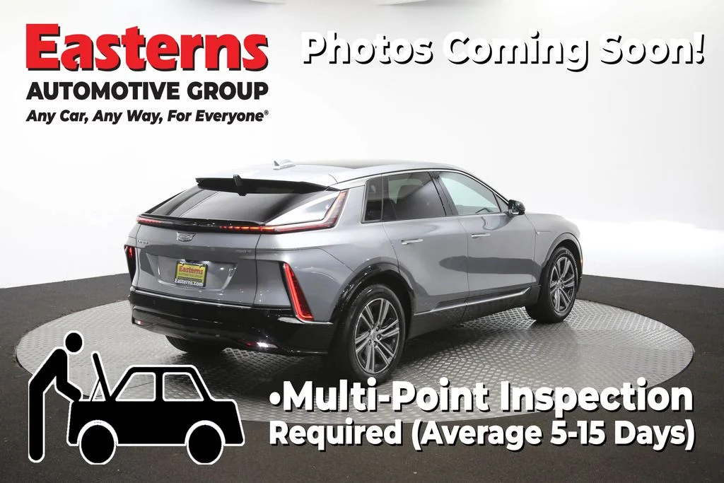 Used 2024 Silver Cadillac Luxury image 42