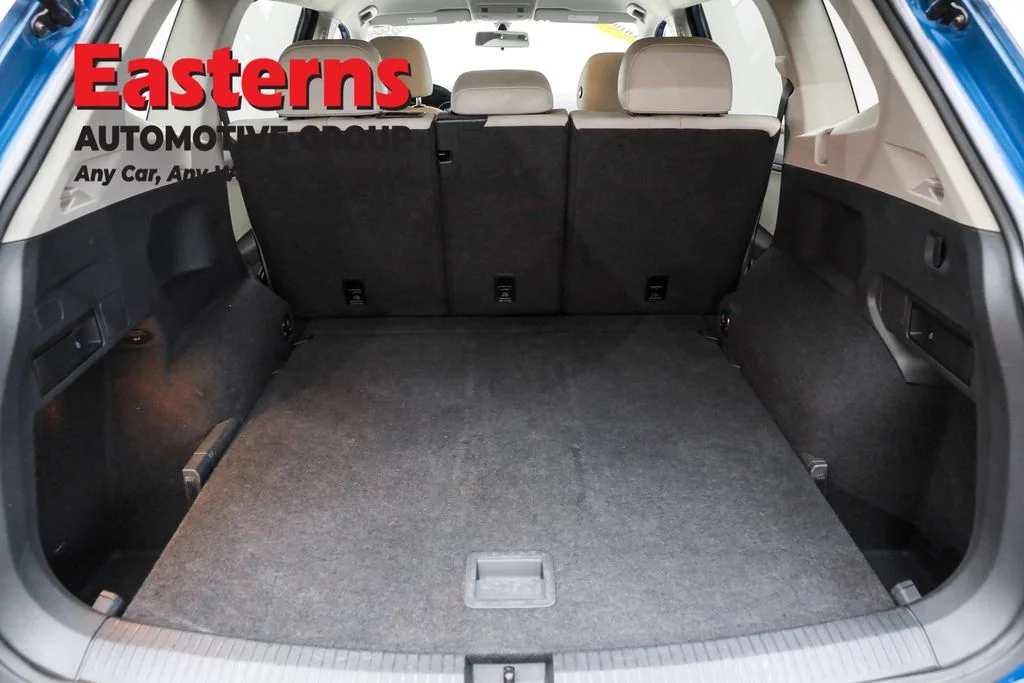 Used 2019 Blue Volkswagen 2.0T SE image 9