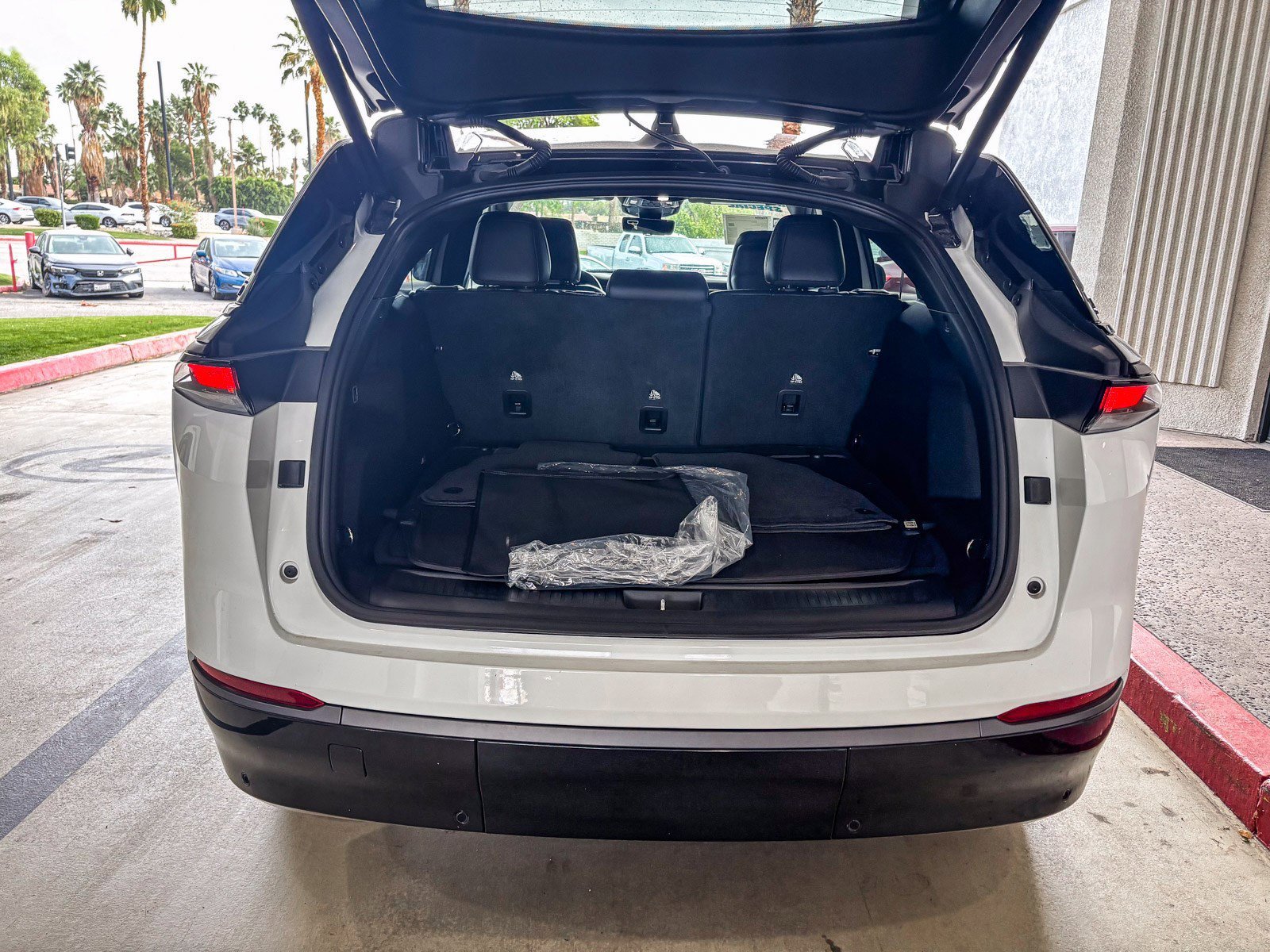 2024 Jeep Wagoneer S Launch Edition - Photo 9