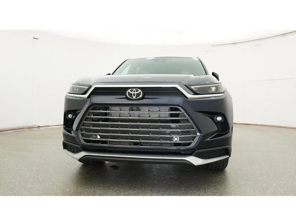 New 2026  Toyota MAX Platinum image 38