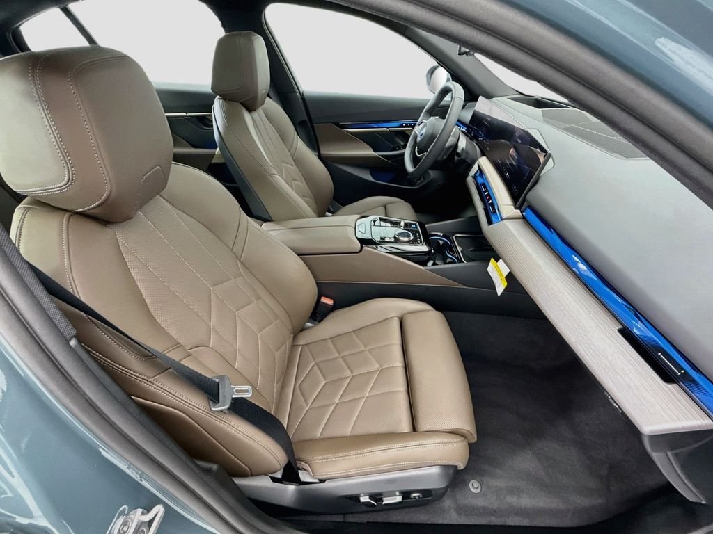 Certified Used 2026 Green Metallic BMW xDrive40 image 19