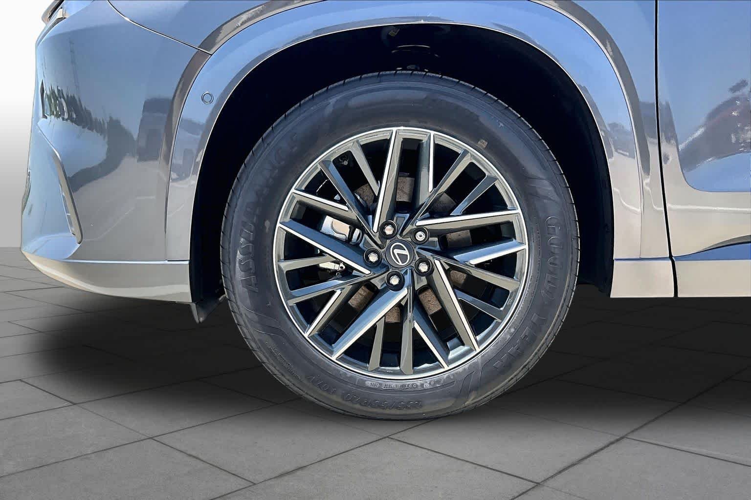 New 2026 Cloudburst Gray Lexus PREMIUM AWD image 21