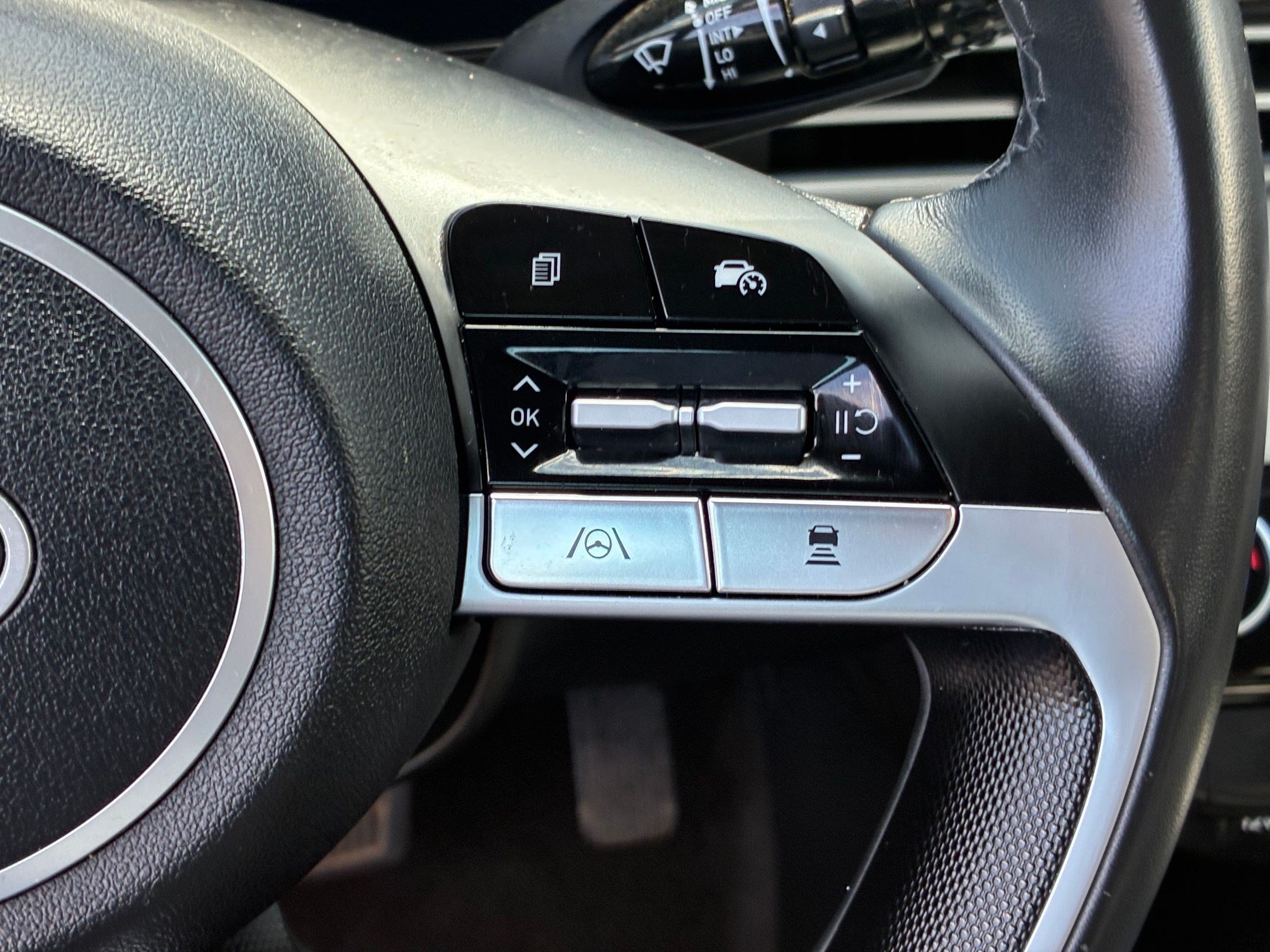 2024 Hyundai Elantra Limited - Photo 19