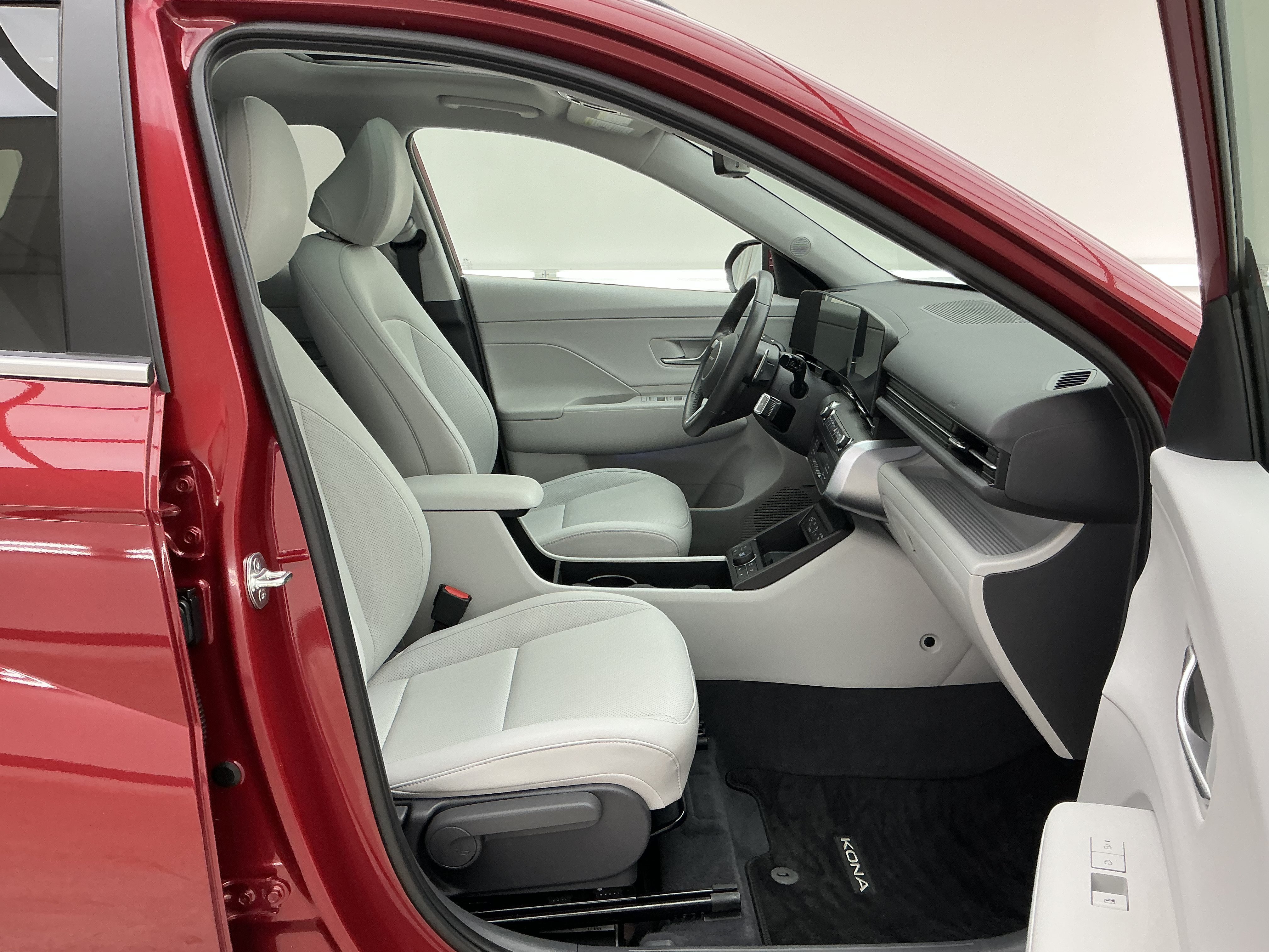 Used 2024 Ultimate Red Metallic Hyundai Limited image 26