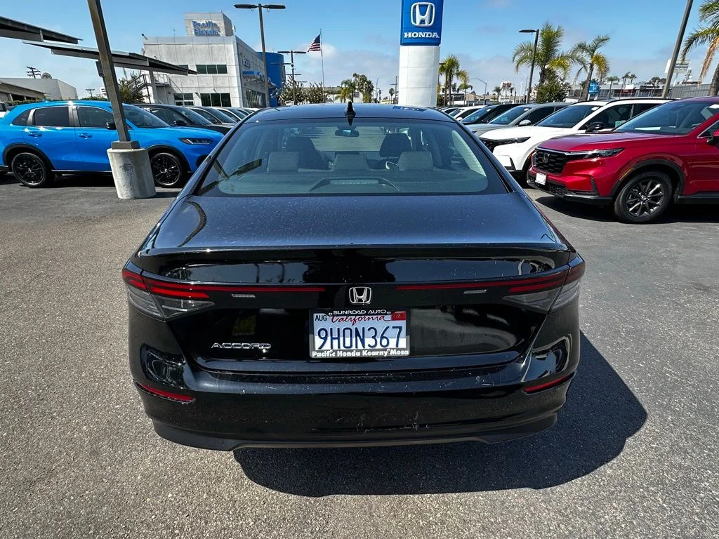 Used 2023  Honda LX image 7