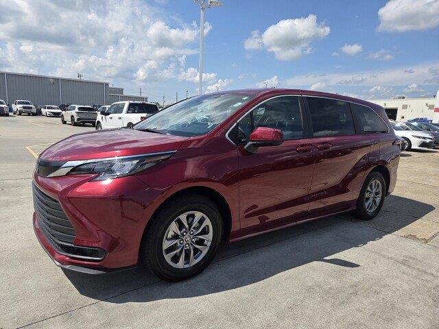 Used 2025 Ruby Flare Pearl Toyota LE image 9
