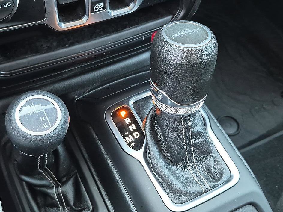 Used 2023 Gray Jeep Overland 4x4 image 24