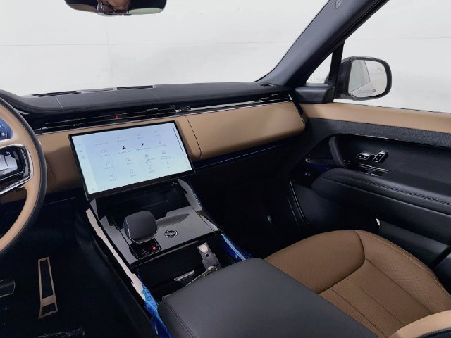 New 2027 Gray Land Rover Dynamic SE image 26