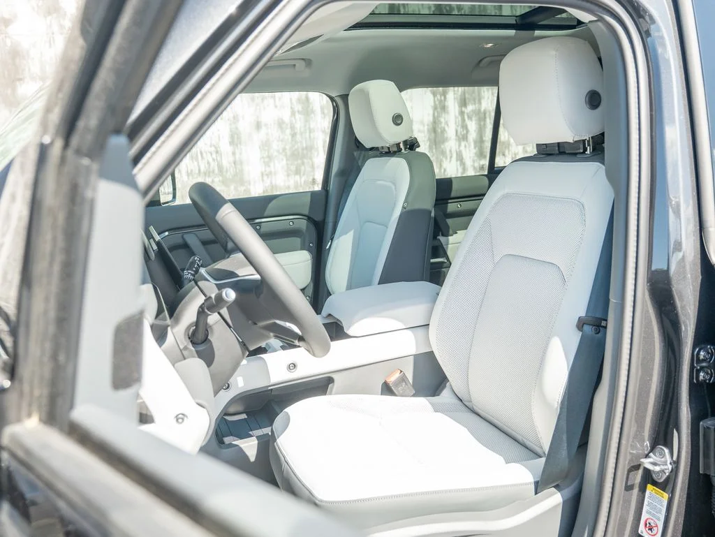 New 2026 Gray Land Rover X-Dynamic SE image 18