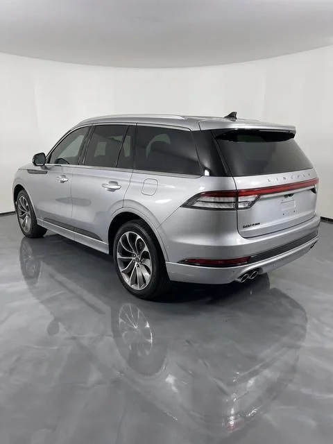 Used 2022 Silver Lincoln Grand Touring image 3