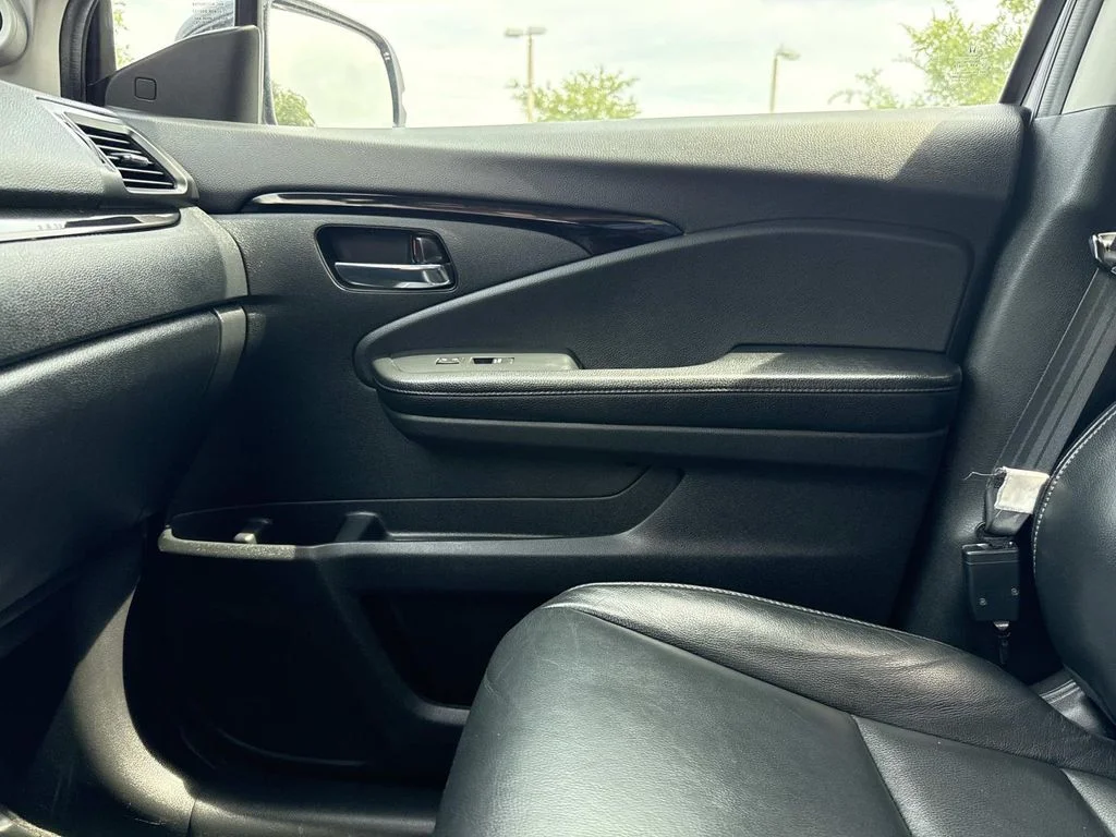 Used 2019  Honda Touring image 31