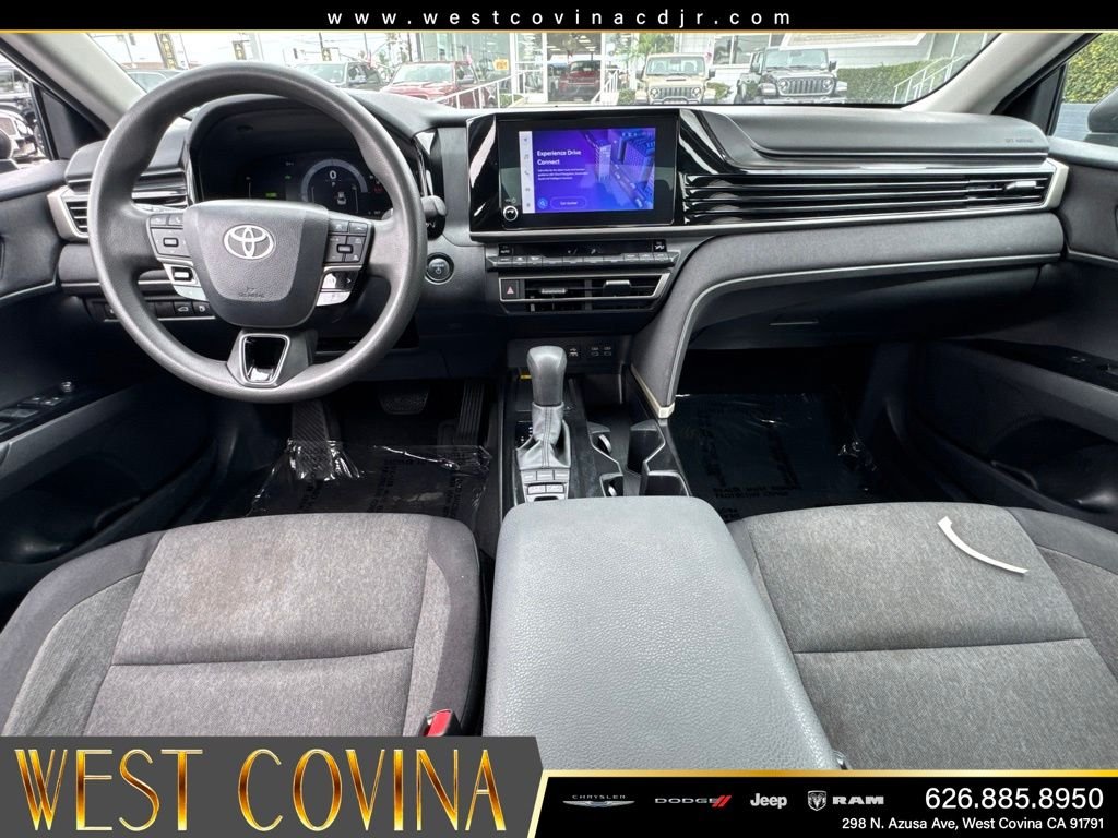 Used 2025  Toyota LE image 31