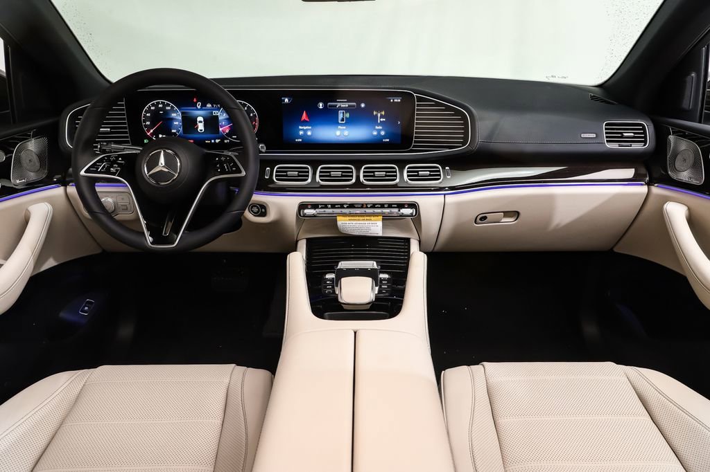 New 2026 MANUFAKTUR Moonlight White Metallic Mercedes-Benz GLE 450 image 25