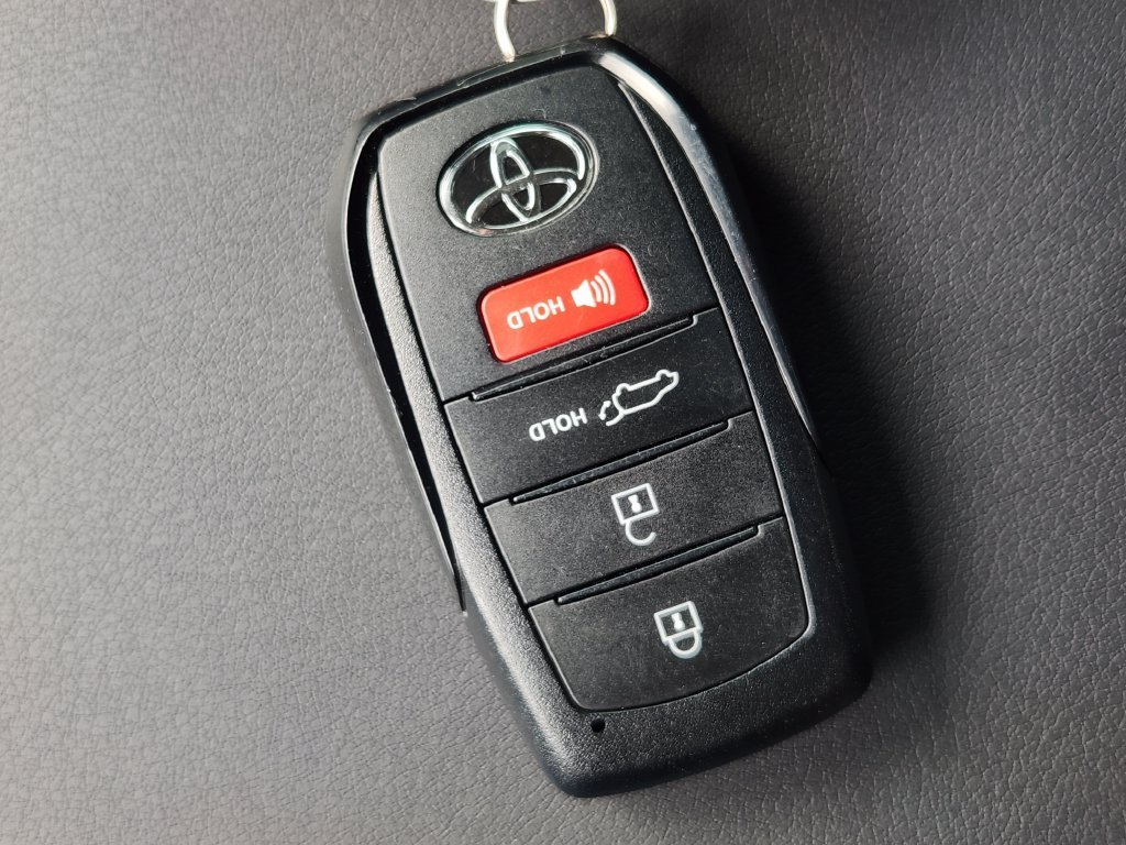2026 Toyota C-HR SE - Photo 24