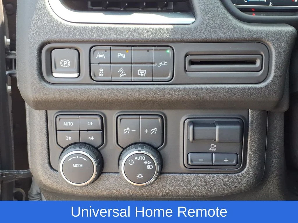 Used 2022 Gray Chevrolet Z71 image 22