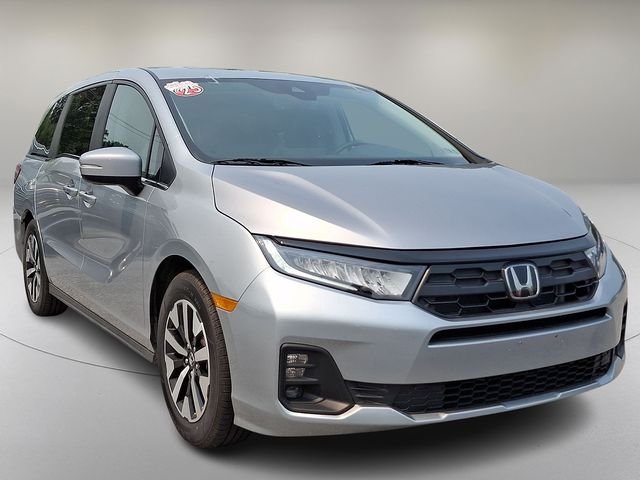 Used 2025  Honda EX-L image 2