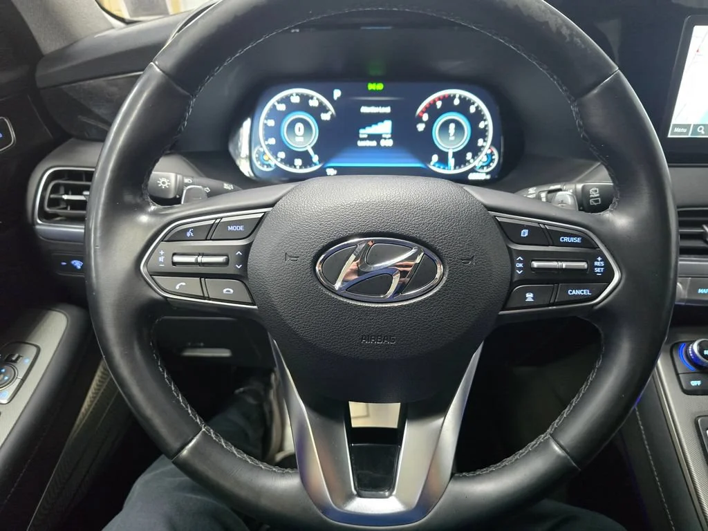 Used 2022 Gy Hyundai Limited image 26