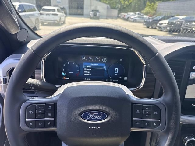 Used 2025 Red Metallic Ford Lariat image 29