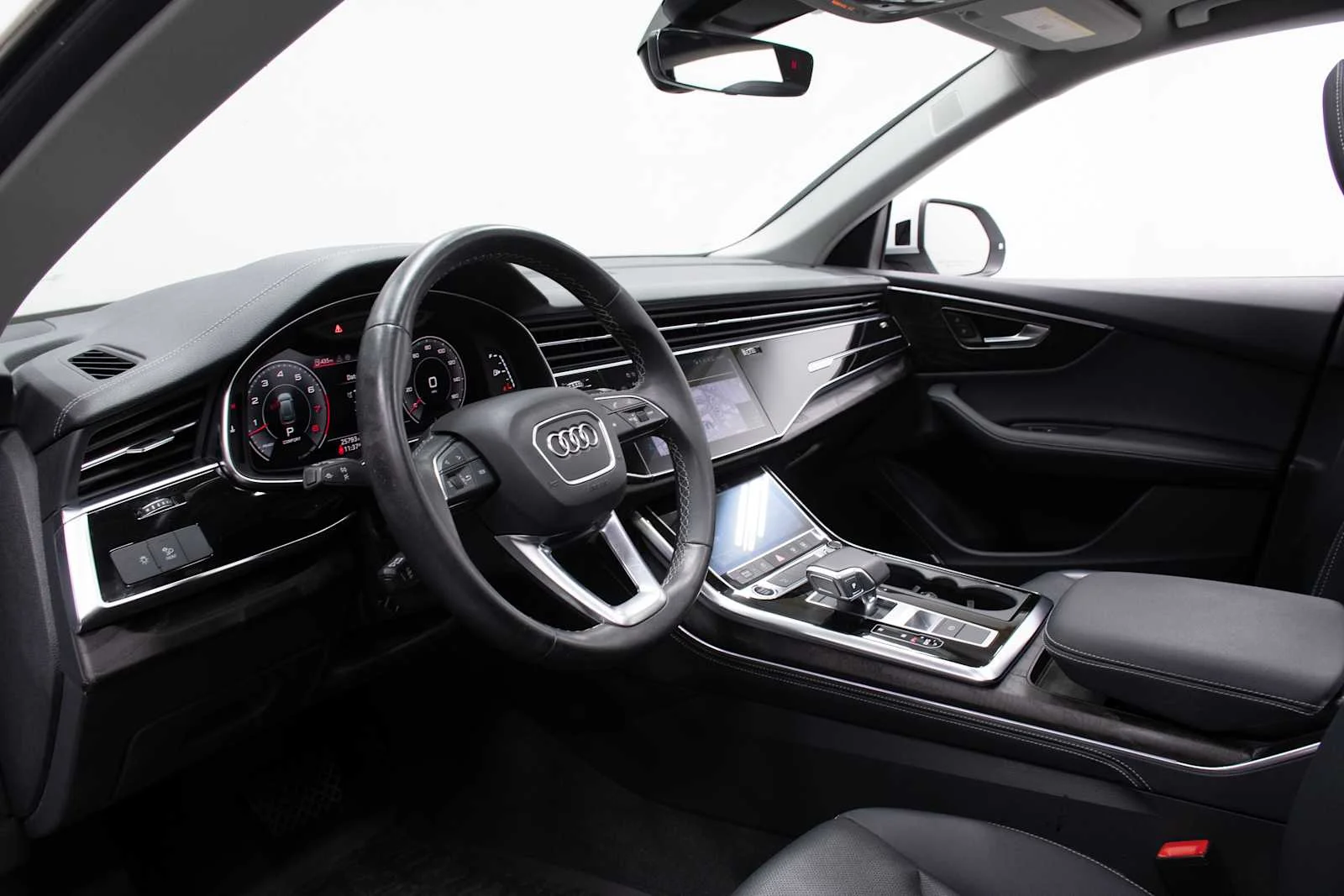 Used 2023 /WHITE Audi Premium Plus image 13