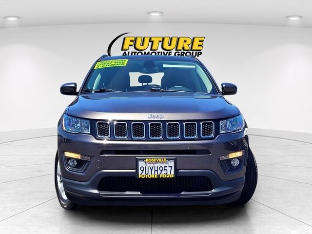 Used 2021 Gray Jeep Latitude image 2