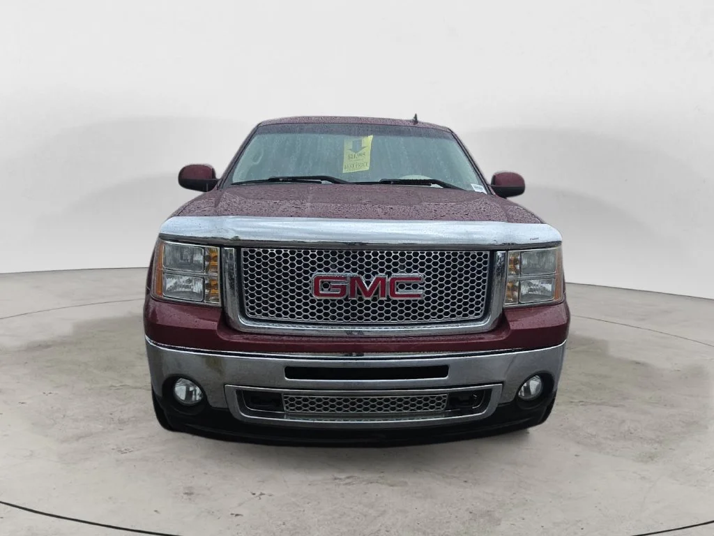 Used 2013 Red GMC Denali image 2