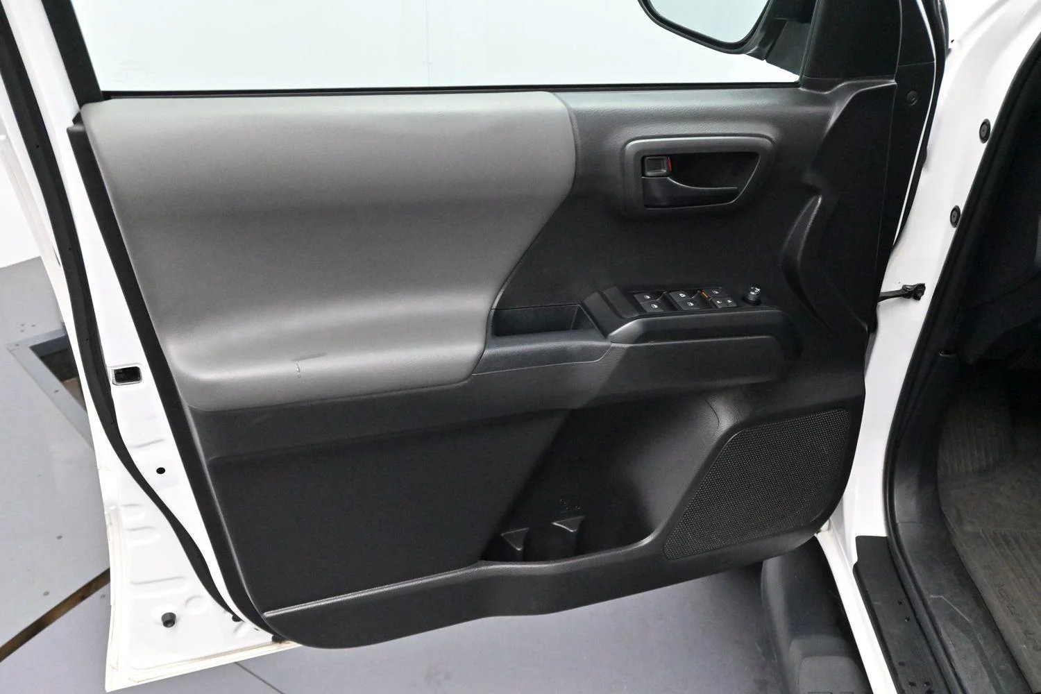 Used 2023 White Toyota SR image 9