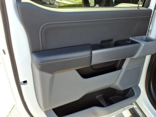 Used 2025 Oxford White Ford XLT image 13