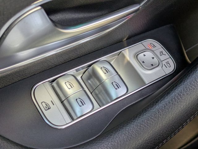Used 2022 Polar White Mercedes-Benz GLE 450 image 23