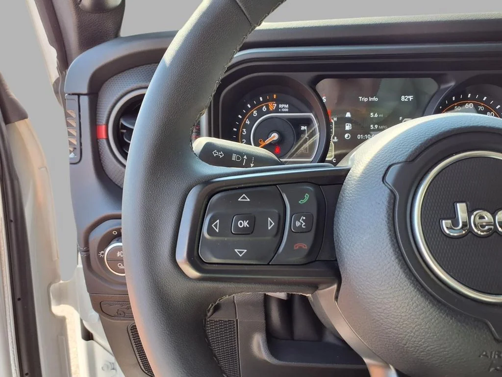 Used 2026 White Jeep Rubicon image 12