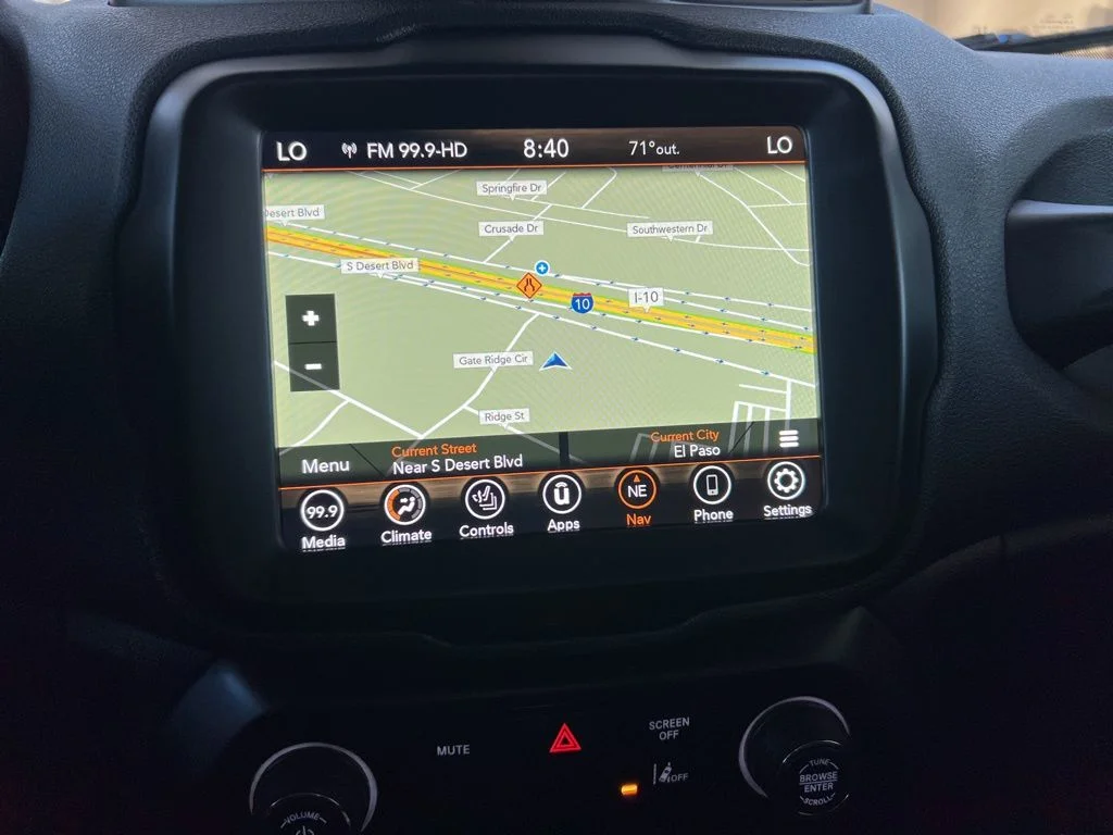 Used 2023 White Jeep Altitude image 28