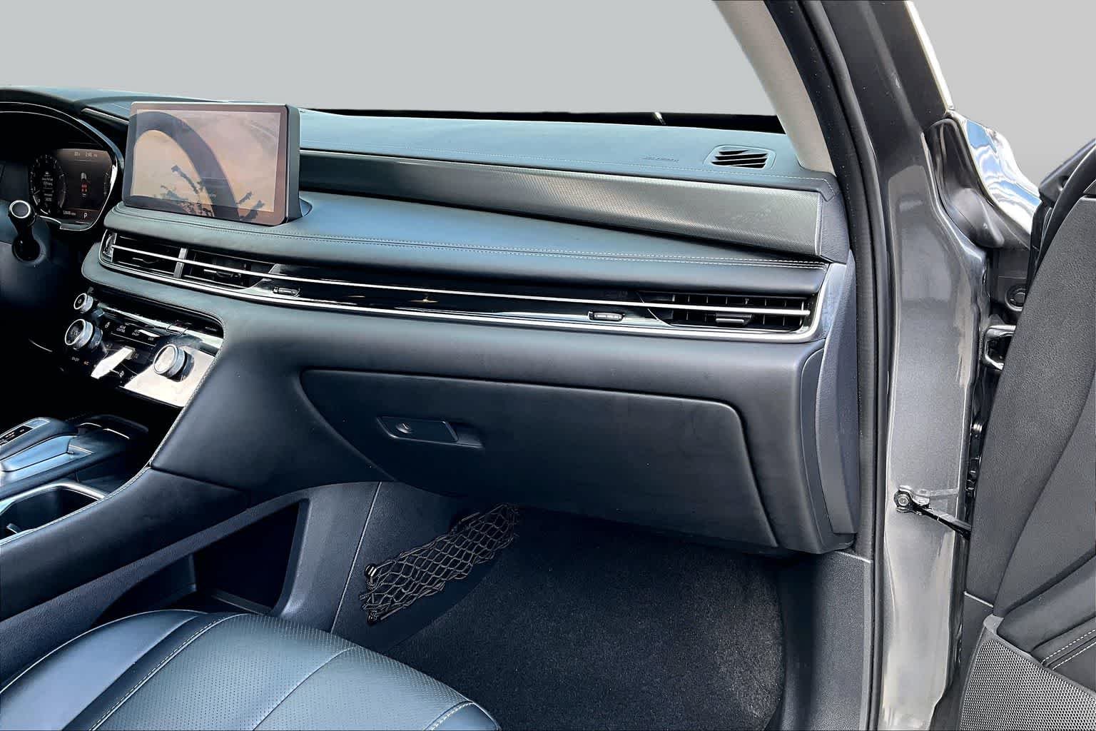 Used 2023 Graphite Shadow INFINITI LUXE image 18