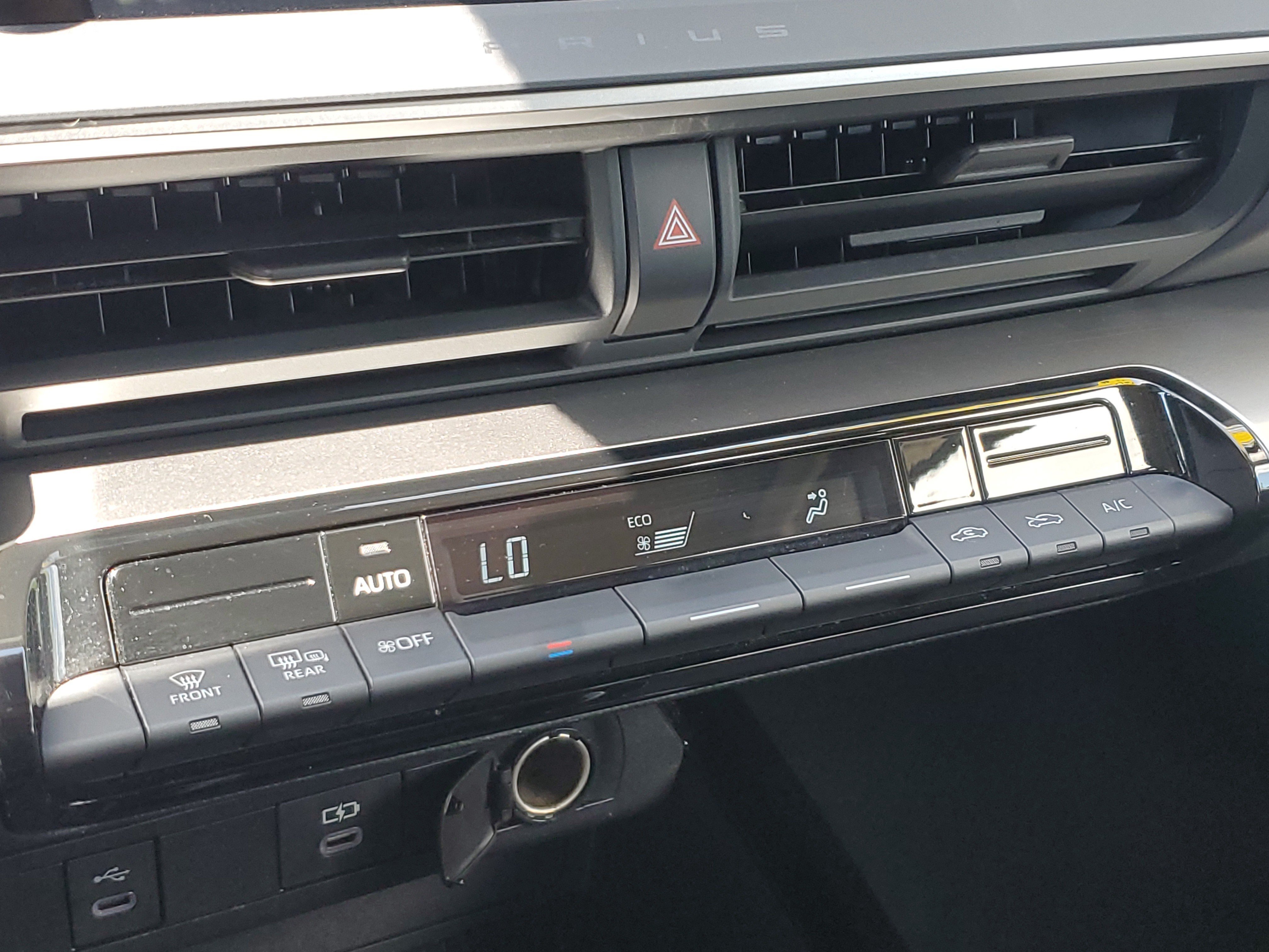 Certified Used 2024 Pearl Toyota LE image 28