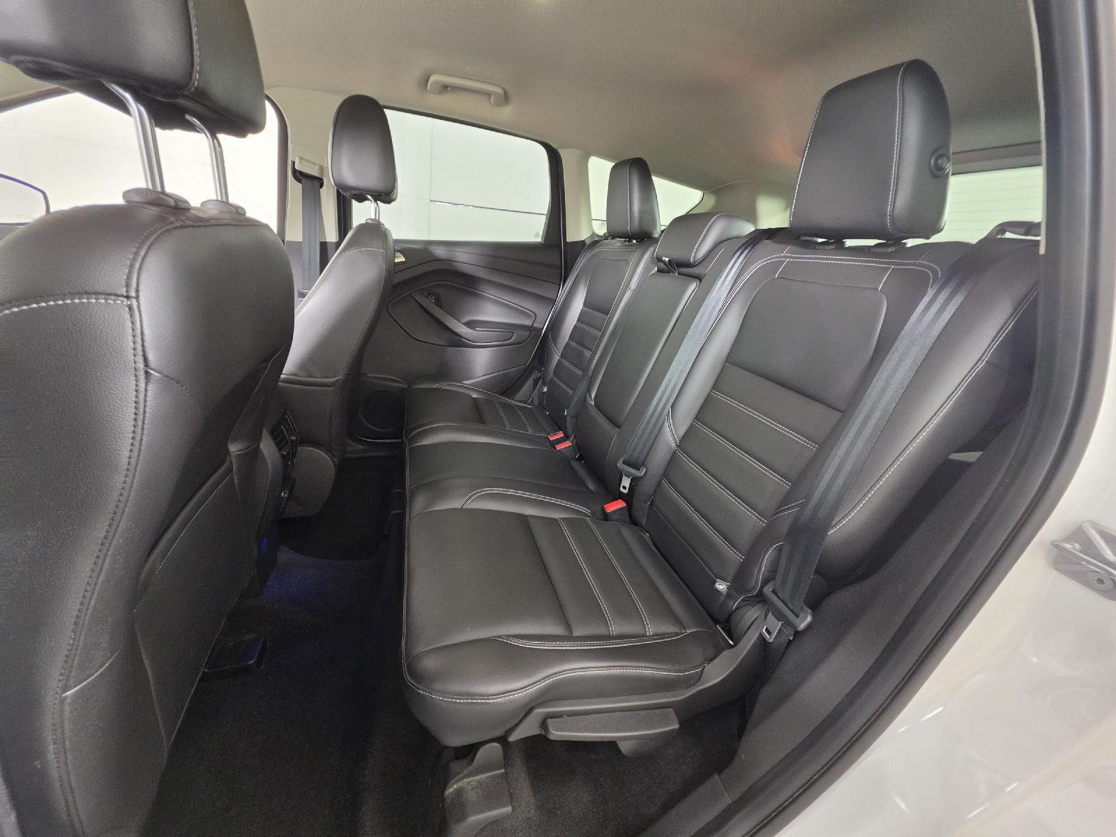 Used 2017 White Platinum Metallic Tri-Coat Ford Titanium image 20