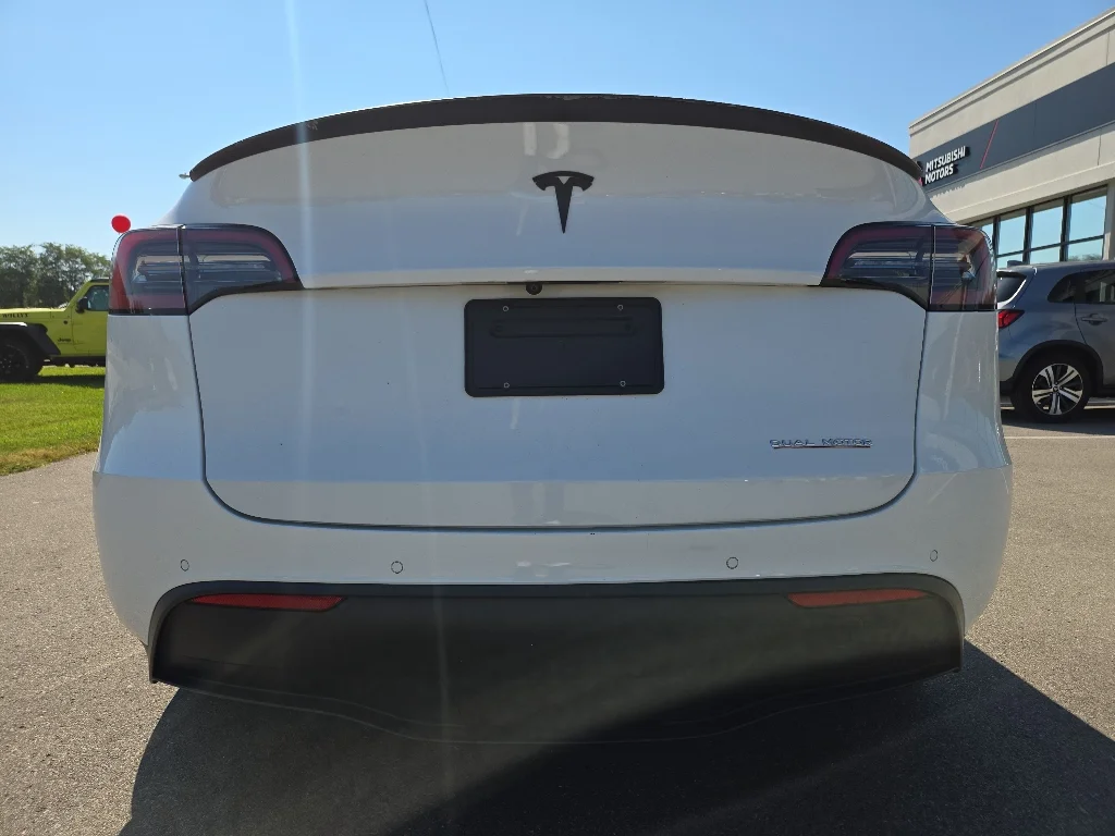 Used 2022 Pearl White Multi-Coat Tesla Performance image 6