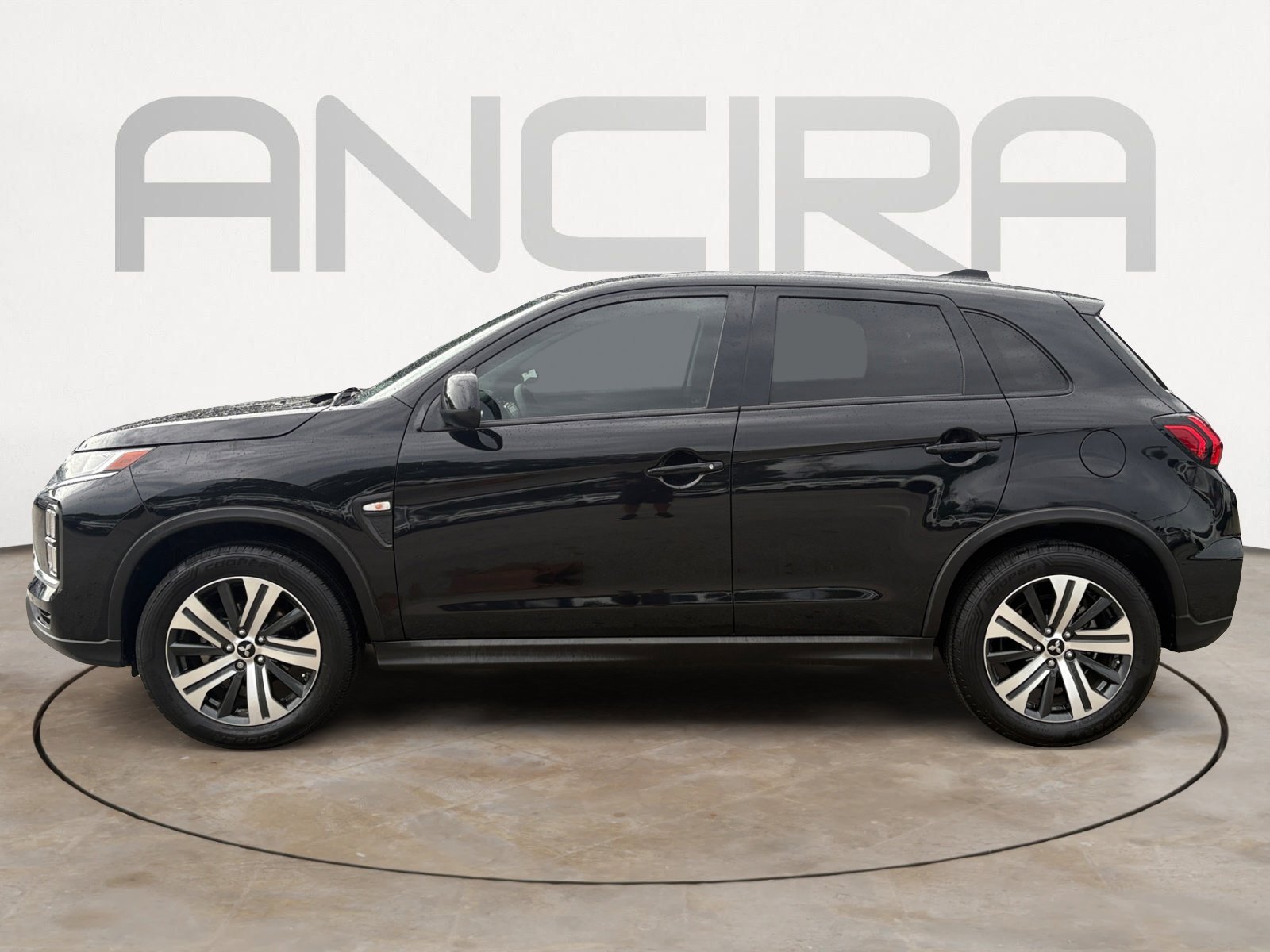 Used 2020 Labrador Black Metallic Mitsubishi ES 2.0 image 8