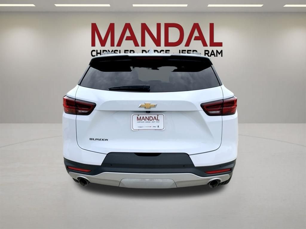 Used 2024 White Chevrolet LT image 7