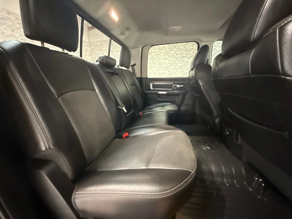 Used 2017 Brilliant Black Crystal Pearlcoat Ram Laramie image 12