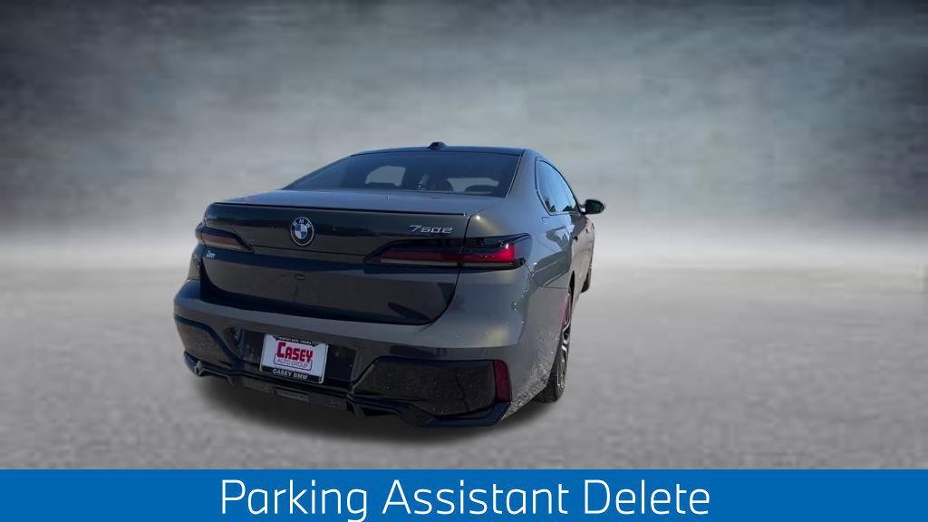 New 2026 Dravit Grey Metallic BMW 750e xDrive image 11
