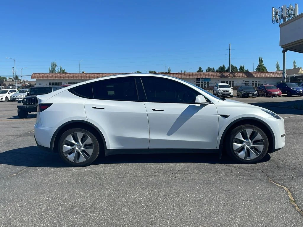 2022 Tesla Model Y Long Range - Photo 8