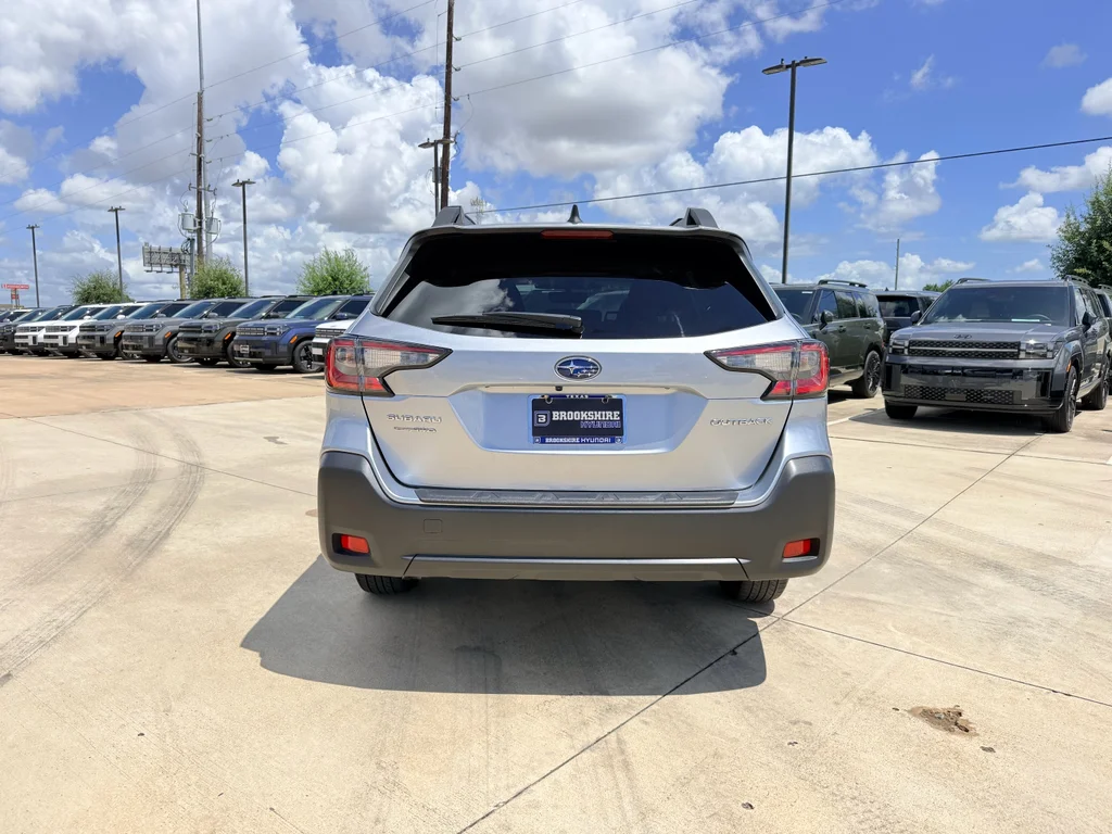 Used 2025 Ice Silver Metallic Subaru Premium image 7