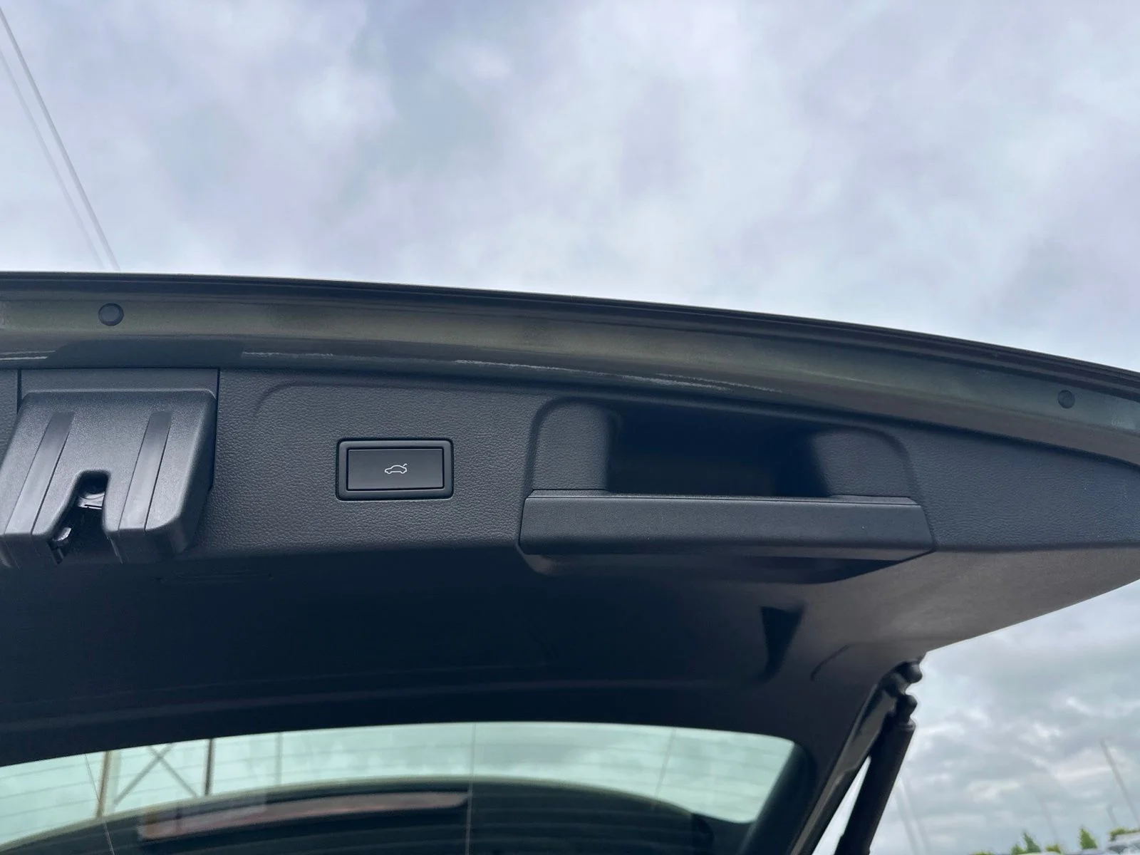 2026 Volkswagen Atlas SE w/Tech - Photo 34