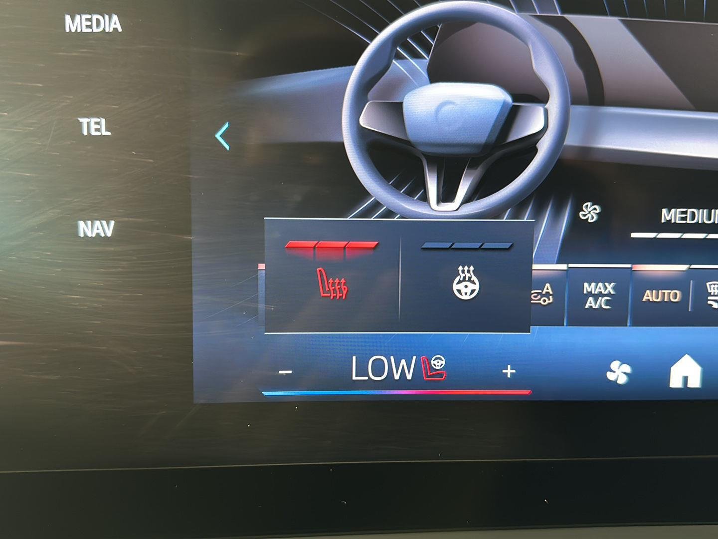 New 2026 Mineral White Metallic BMW xDrive28i image 24