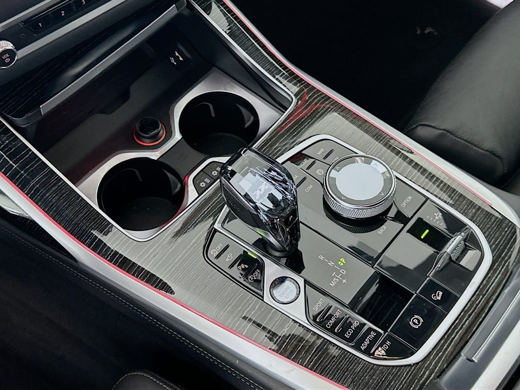 Used 2022 Black Sapphire Metallic BMW M50i image 17