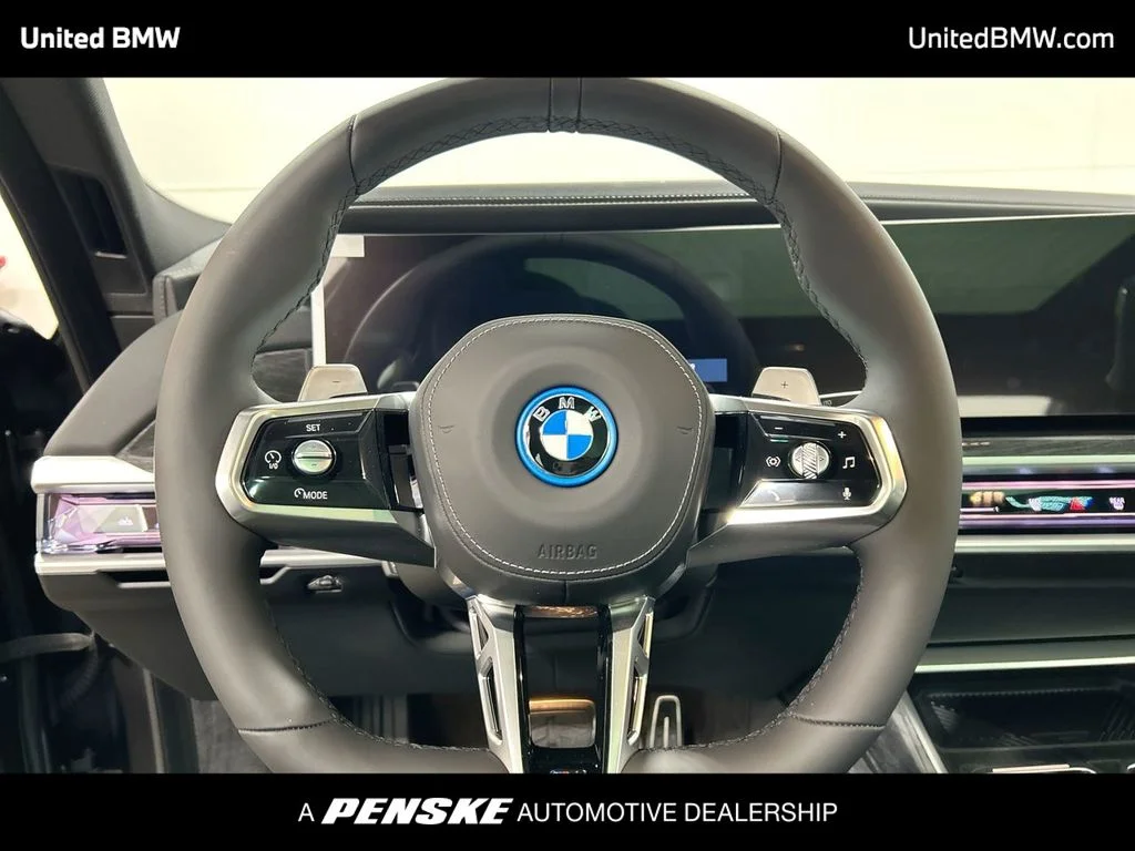 2026 BMW 7 Series 750e - Photo 14