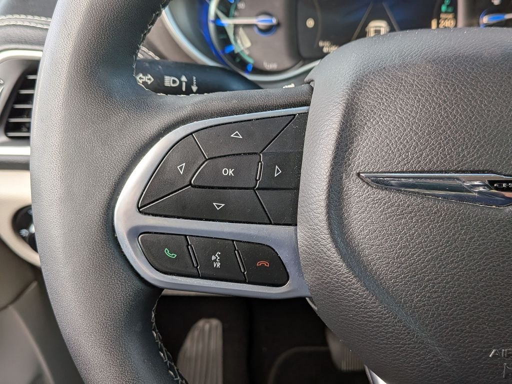 Used 2023 Gray Chrysler Touring L image 14