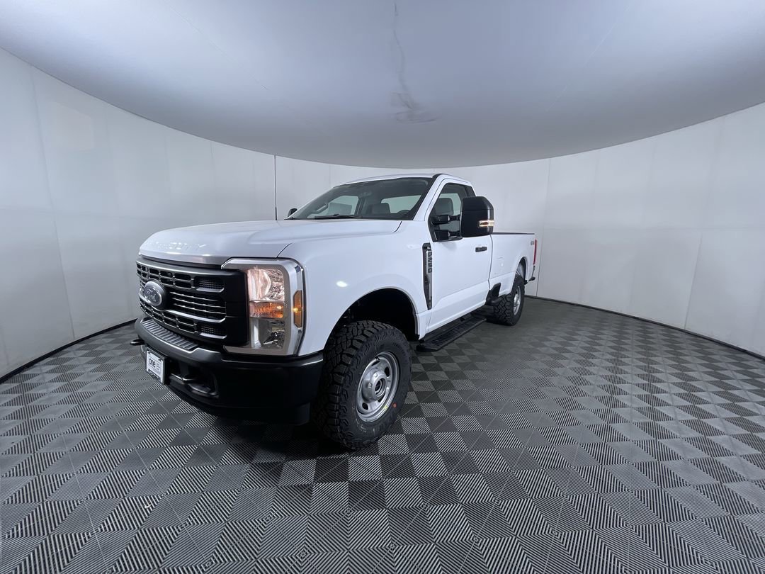 New 2026 Oxford White Ford XL image 4
