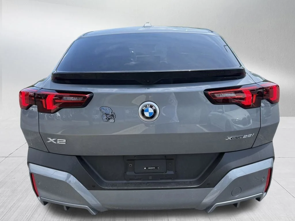 Used 2025 Gray BMW xDrive28i image 5