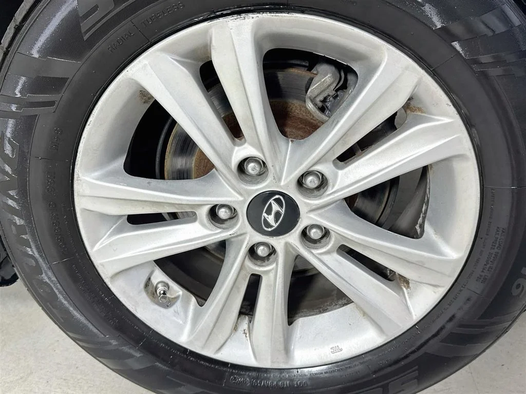 Used 2014 Blue Hyundai GLS image 36